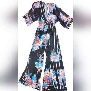 Flying Tomato Black Floral Jumper Size XS (D322)